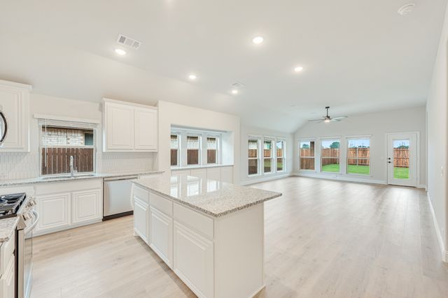 221 Sweetwater Drive, Commerce, TX 75428