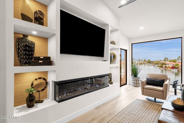 10080 E MOUNTAINVIEW LAKE Drive 244, Scottsdale, AZ 85258