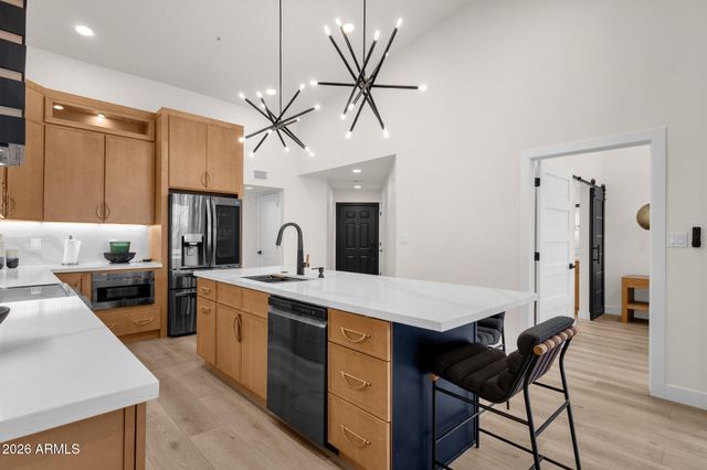 10080 E MOUNTAINVIEW LAKE Drive 244, Scottsdale, AZ 85258