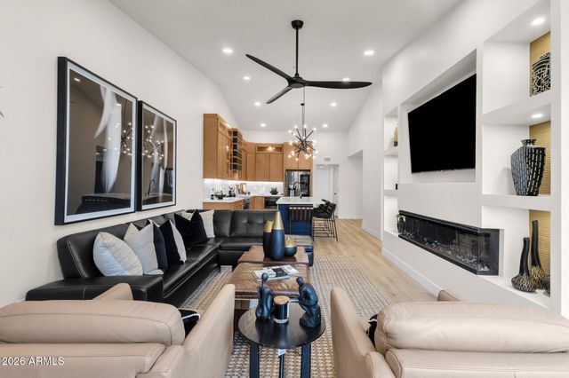 10080 E MOUNTAINVIEW LAKE Drive 244, Scottsdale, AZ 85258