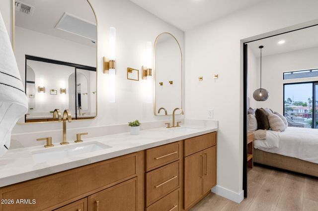 10080 E MOUNTAINVIEW LAKE Drive 244, Scottsdale, AZ 85258