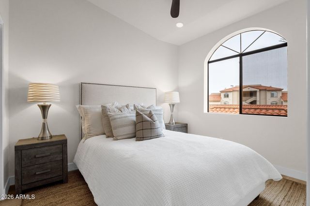 10080 E MOUNTAINVIEW LAKE Drive 244, Scottsdale, AZ 85258