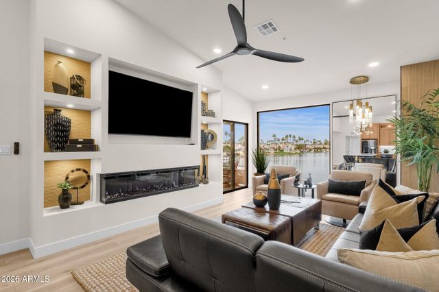 10080 E MOUNTAINVIEW LAKE Drive 244, Scottsdale, AZ 85258