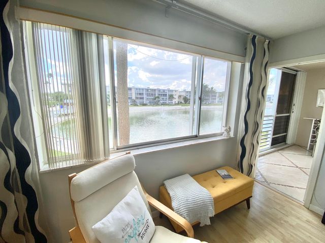 2616 N Garden Drive 204, Lake Worth, FL 33461