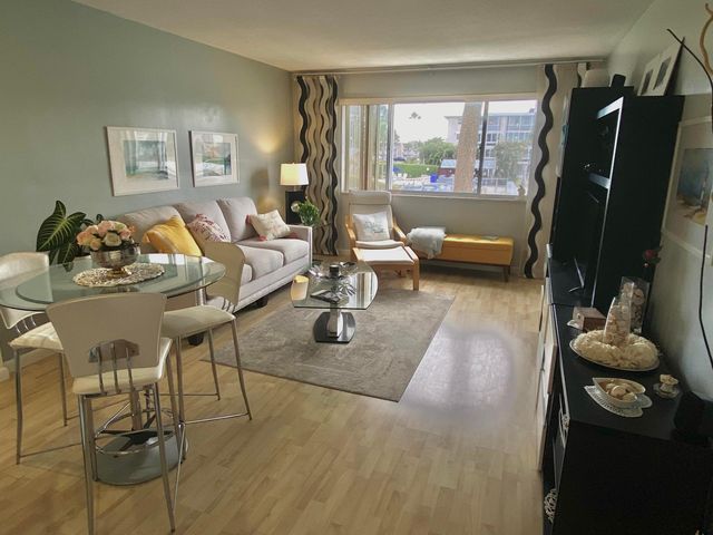 2616 N Garden Drive 204, Lake Worth, FL 33461