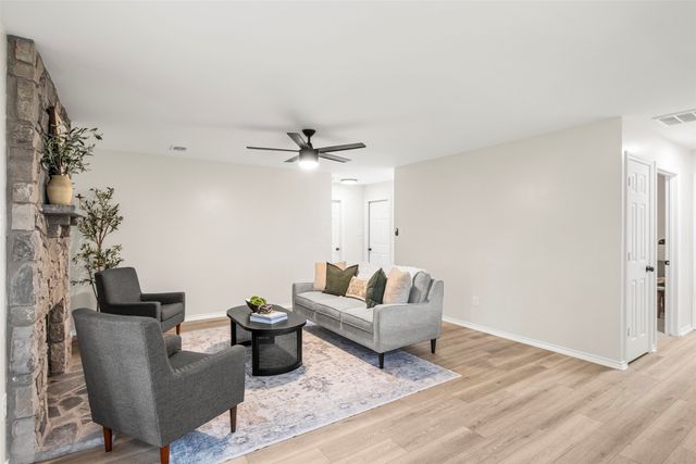 804 Virginia Boulevard, Midlothian, TX 76065