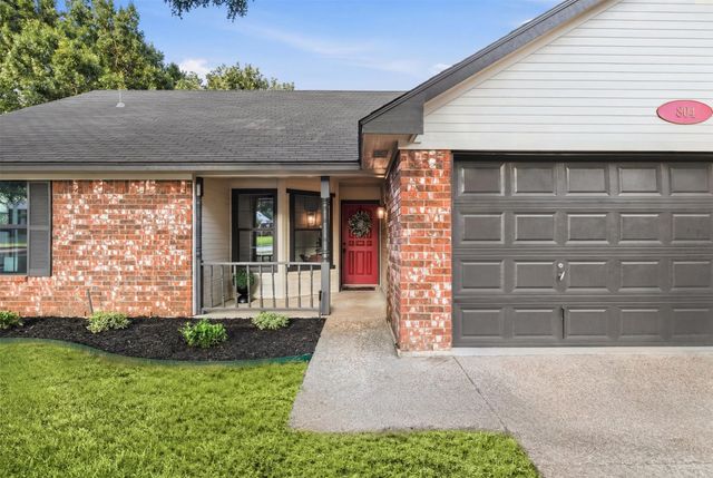 804 Virginia Boulevard, Midlothian, TX 76065