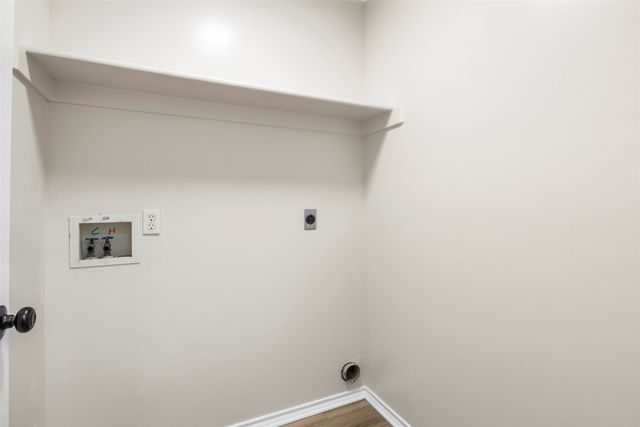 804 Virginia Boulevard, Midlothian, TX 76065