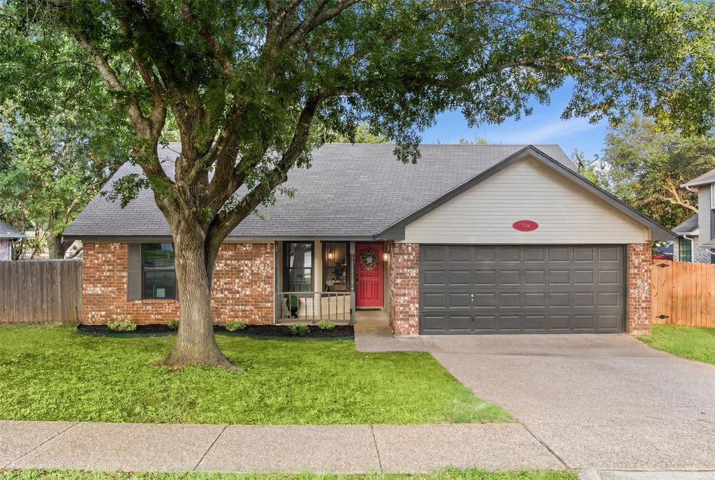 804 Virginia Boulevard, Midlothian, TX 76065