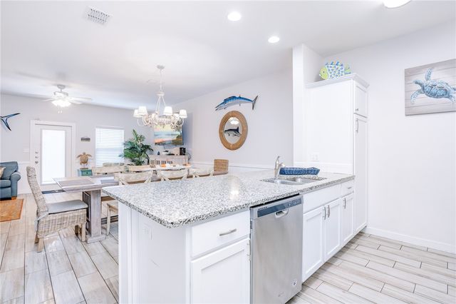 1813 S 11th St 502, Port Aransas, TX 78373