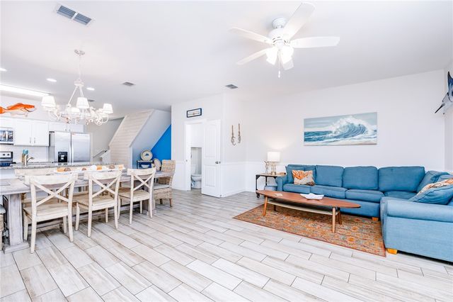 1813 S 11th St 502, Port Aransas, TX 78373
