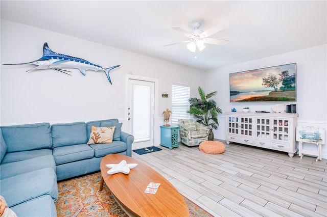 1813 S 11th St 502, Port Aransas, TX 78373