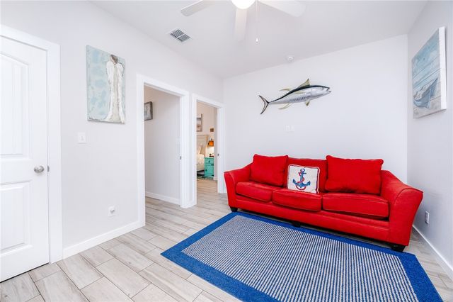 1813 S 11th St 502, Port Aransas, TX 78373