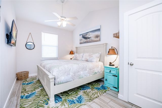 1813 S 11th St 502, Port Aransas, TX 78373