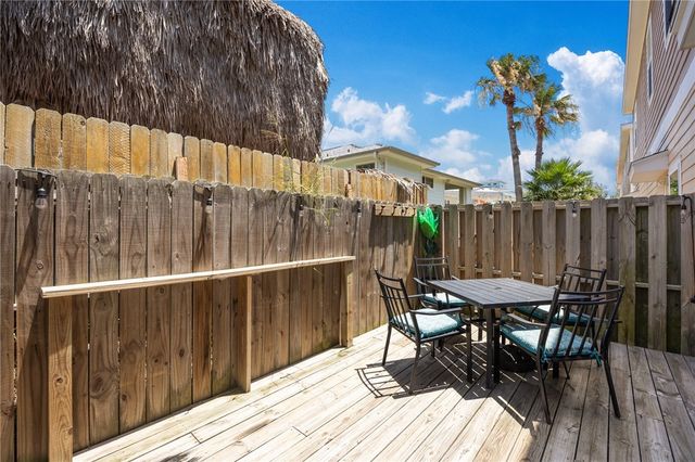 1813 S 11th St 502, Port Aransas, TX 78373