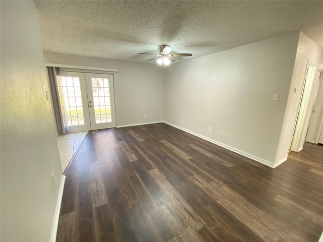 1217 Neptune Drive, Cedar Hill, TX 75104