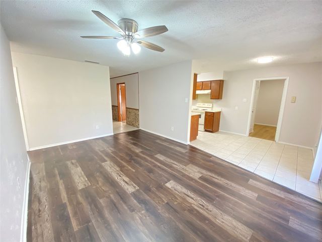 1217 Neptune Drive, Cedar Hill, TX 75104