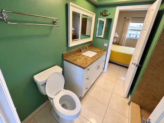 1114 LAKE Terrace 203, Boynton Beach, FL 33426