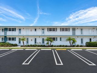 1114 LAKE Terrace 203, Boynton Beach, FL 33426
