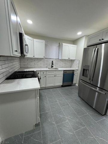 63 S 7Th St, Newark City, NJ 07107