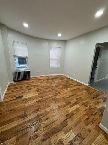 63 S 7Th St, Newark City, NJ 07107
