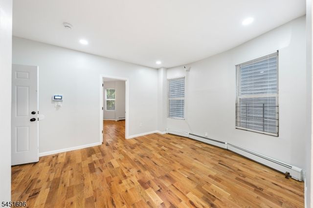 63 S 7Th St, Newark City, NJ 07107