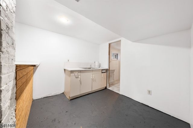 63 S 7Th St, Newark City, NJ 07107