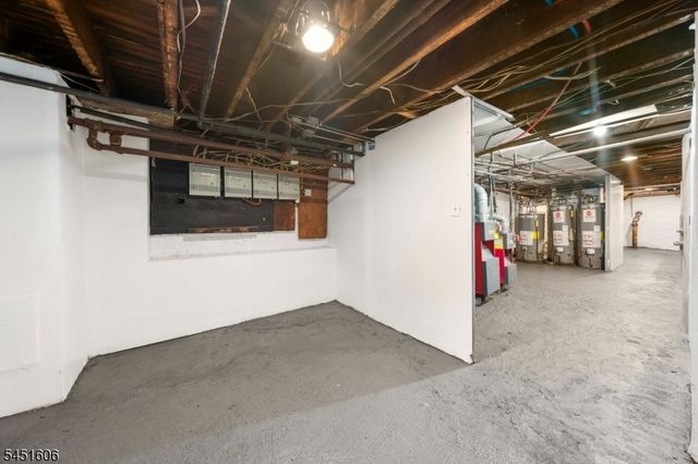 63 S 7Th St, Newark City, NJ 07107