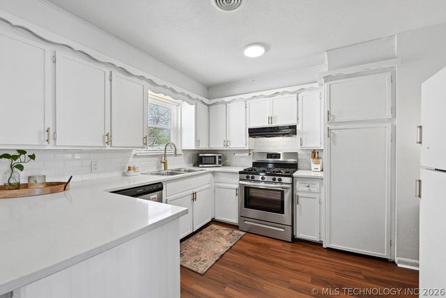 1009 S Elm Place, Broken Arrow, OK 74012