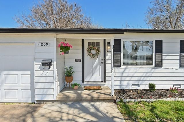 1009 S Elm Place, Broken Arrow, OK 74012