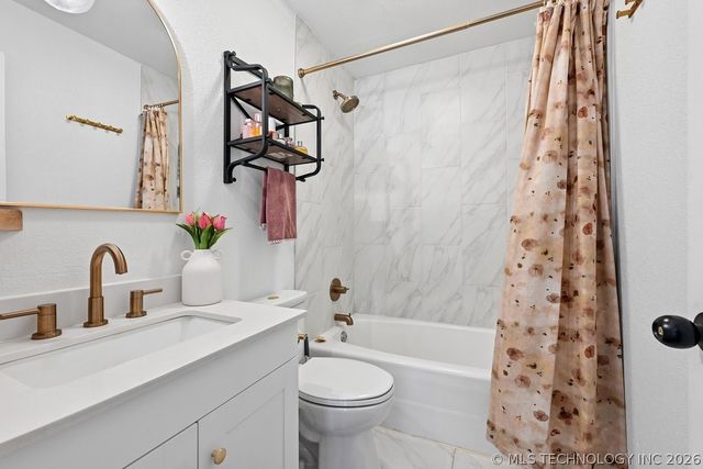 1009 S Elm Place, Broken Arrow, OK 74012