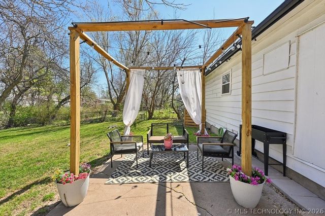 1009 S Elm Place, Broken Arrow, OK 74012