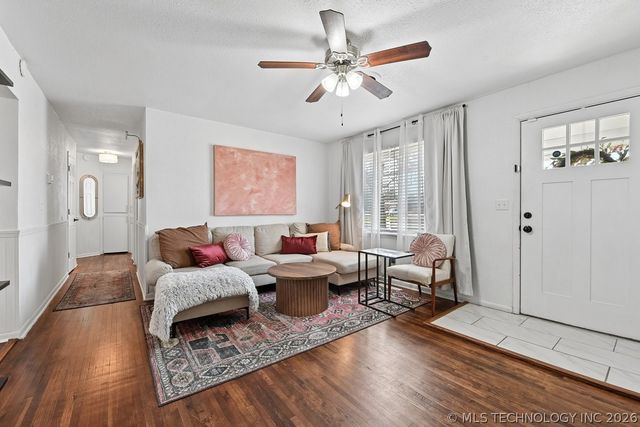 1009 S Elm Place, Broken Arrow, OK 74012