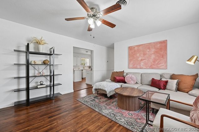 1009 S Elm Place, Broken Arrow, OK 74012