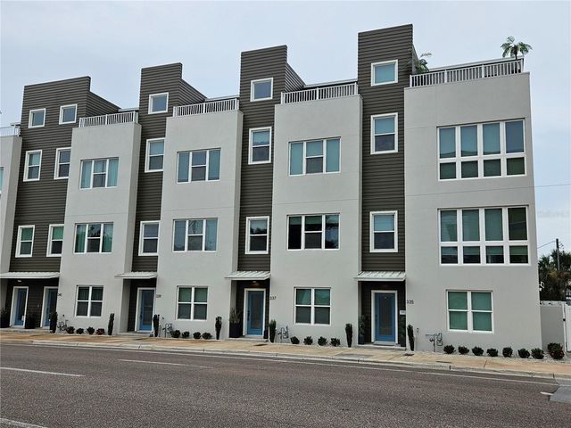 339 8TH STREET N, St Petersburg, FL 33701
