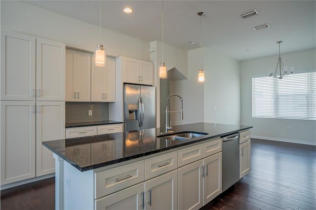 339 8TH STREET N, St Petersburg, FL 33701