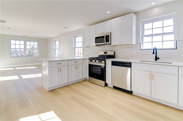 14 Robin Street, Providence, RI 02908