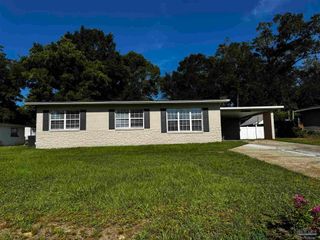 5367 Locklin Ave, Milton, FL 32570