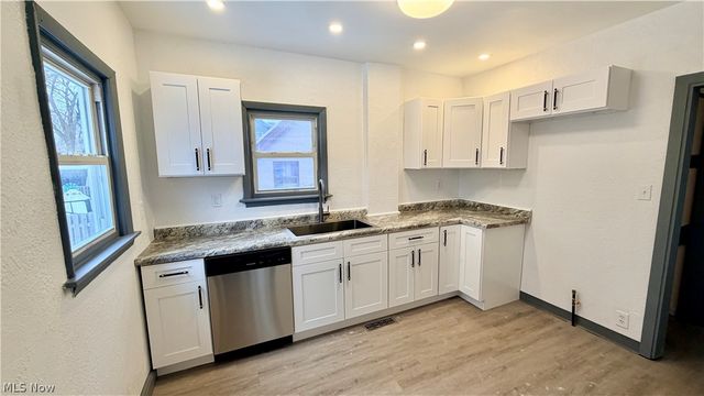 320 Para Avenue, Akron, OH 44305