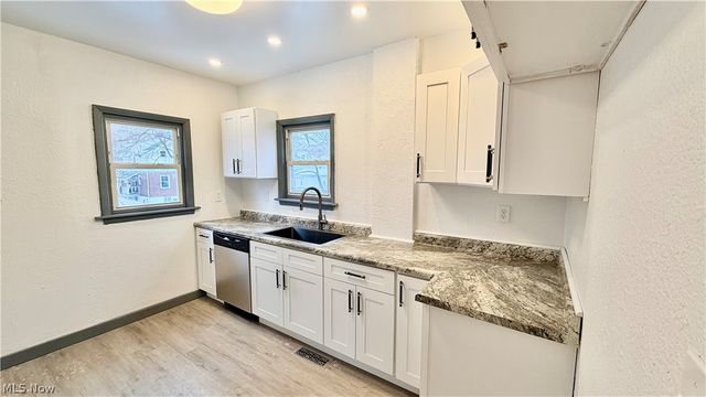 320 Para Avenue, Akron, OH 44305