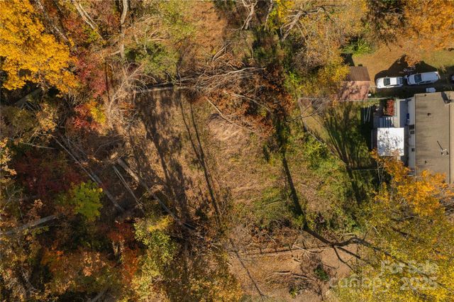 13 Bassett Road, Asheville, NC 28804