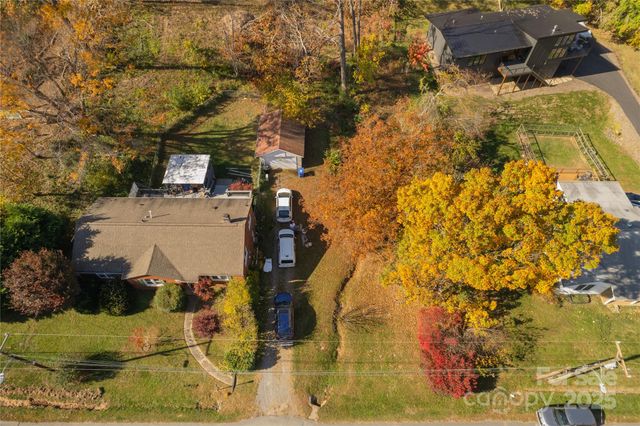 13 Bassett Road, Asheville, NC 28804