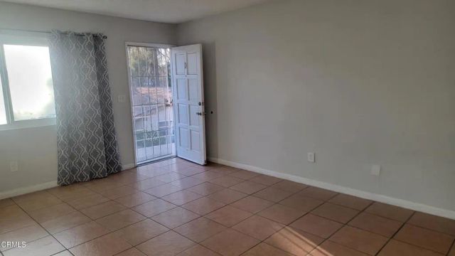 153 W Cascade Drive D, Rialto, CA 92376
