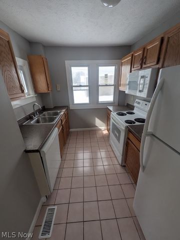 19450 McCracken Road, Maple Heights, OH 44137