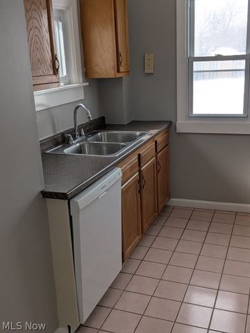 19450 McCracken Road, Maple Heights, OH 44137