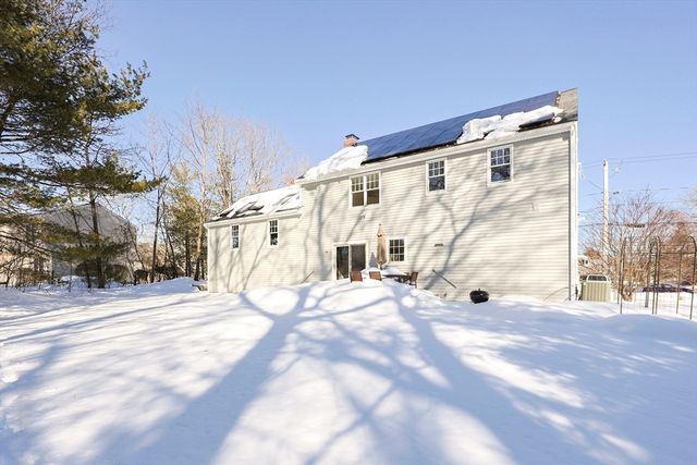 81 Parish Rd, Needham, MA 02494