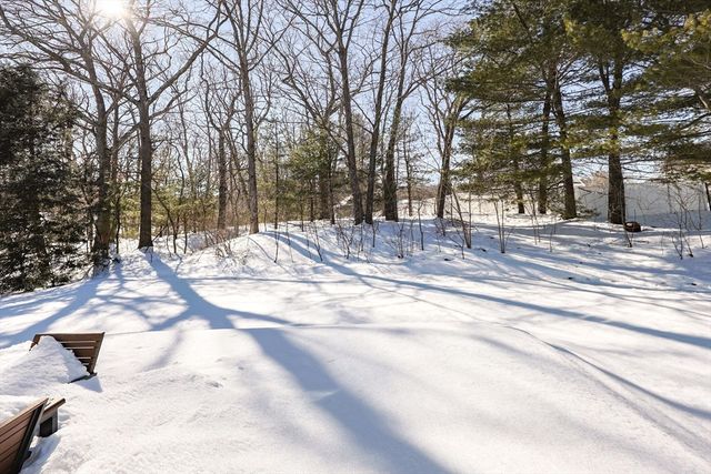 81 Parish Rd, Needham, MA 02494