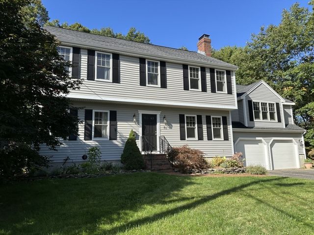 81 Parish Rd, Needham, MA 02494