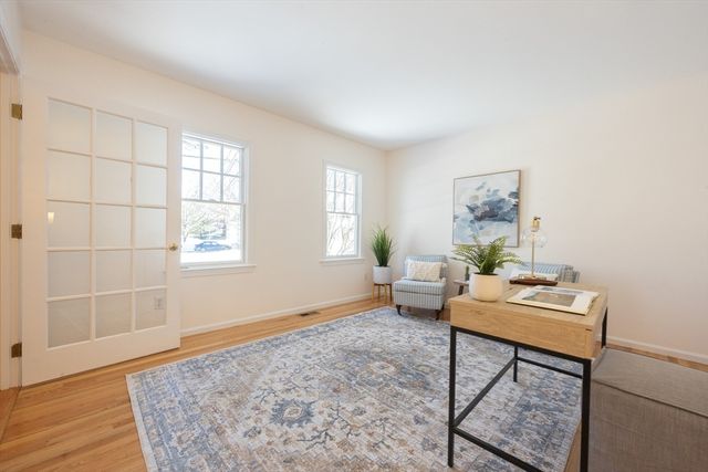 81 Parish Rd, Needham, MA 02494