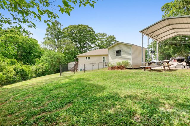 2201 Jackson Street, Belmont, NC 28012